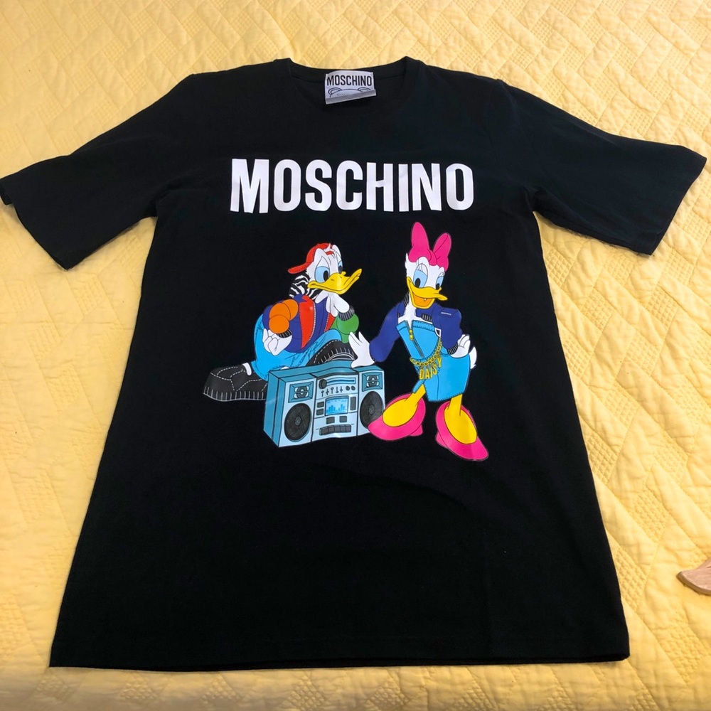 NWOT Moschino couture t-shirt
